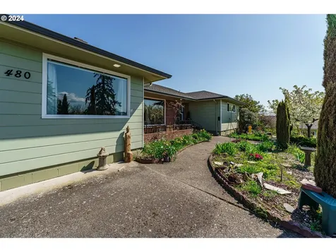 480 N 4th Street Kalama WA 98625