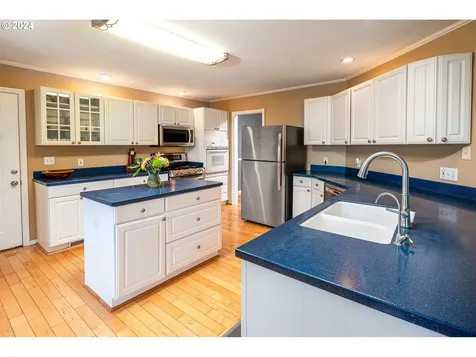 630 Sunridge Lane Lowell OR 97452