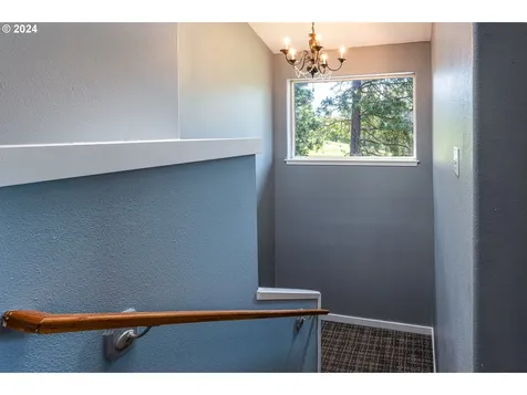 630 Sunridge Lane Lowell OR 97452