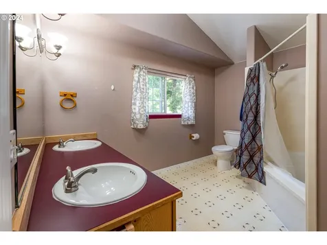 630 Sunridge Lane Lowell OR 97452