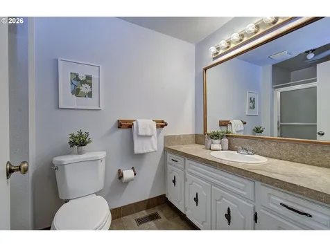 1015 NW 123rd Circle Vancouver WA 98685