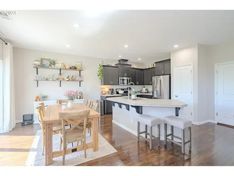 122 N 34th Court Ridgefield WA 98642