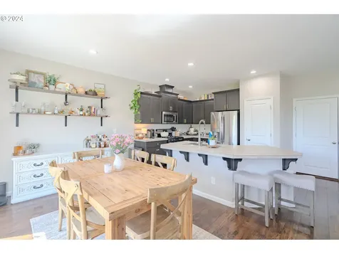 122 N 34th Court Ridgefield WA 98642