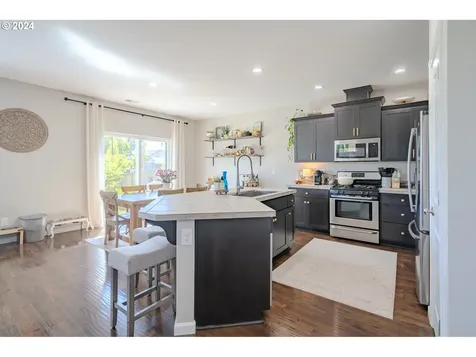 122 N 34th Court Ridgefield WA 98642
