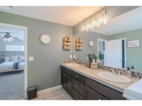 122 N 34th Court Ridgefield WA 98642