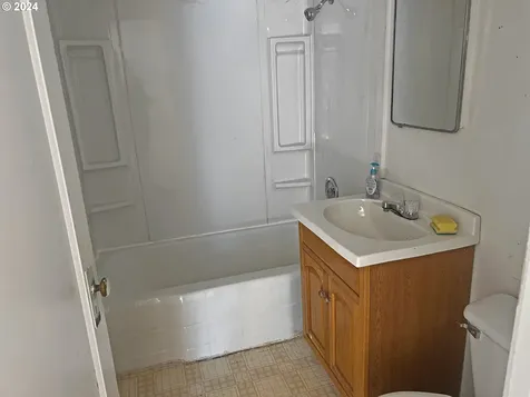 1426 Juniper Avenue Coos Bay OR 97420
