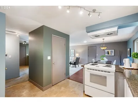 7000 Sw Royal Oak Court Portland OR 97223