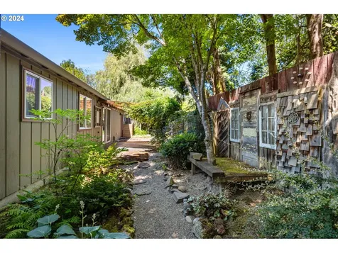 7000 Sw Royal Oak Court Portland OR 97223