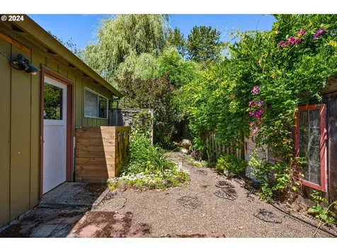7000 Sw Royal Oak Court Portland OR 97223