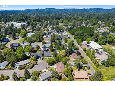 7000 Sw Royal Oak Court Portland OR 97223