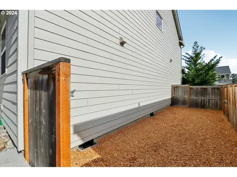 1817 Ne 171st Street Ridgefield WA 98642