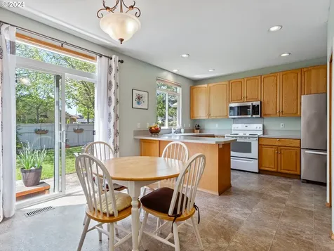 1808 Se 185th Place Vancouver WA 98683