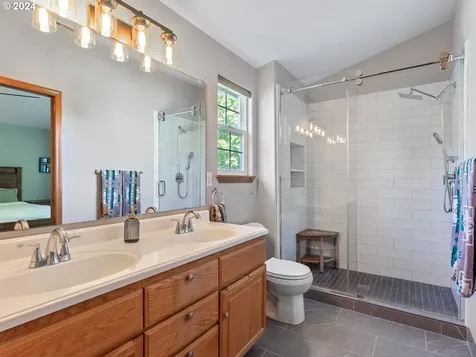 1808 Se 185th Place Vancouver WA 98683