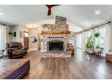 39560 Pleasant Street Sandy OR 97055