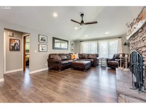 39560 Pleasant Street Sandy OR 97055