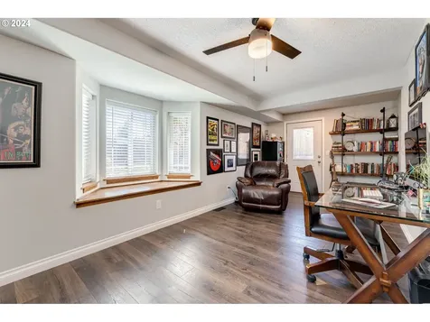 39560 Pleasant Street Sandy OR 97055