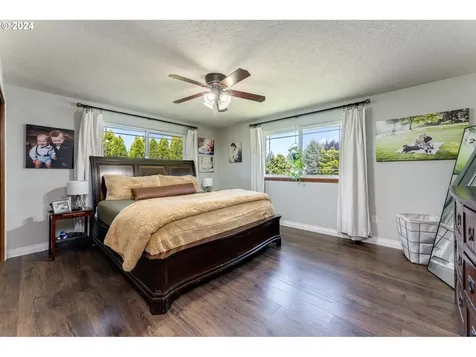 39560 Pleasant Street Sandy OR 97055