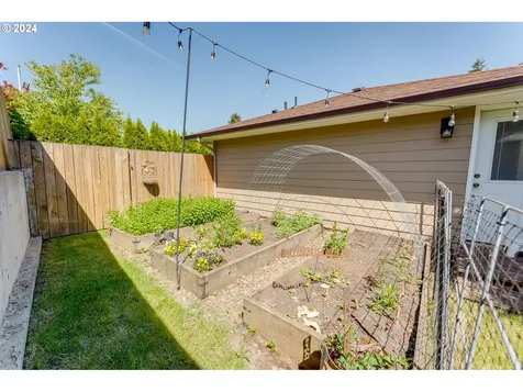 39560 Pleasant Street Sandy OR 97055
