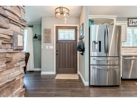 39560 Pleasant Street Sandy OR 97055
