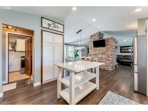 39560 Pleasant Street Sandy OR 97055