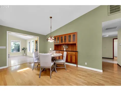 1656 Russet Drive Eugene OR 97401