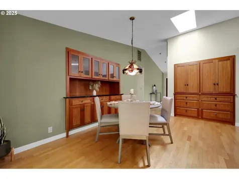 1656 Russet Drive Eugene OR 97401