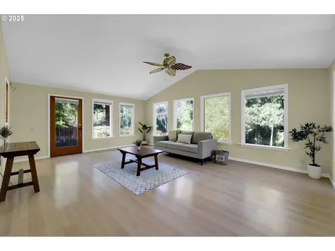 1656 Russet Drive Eugene OR 97401