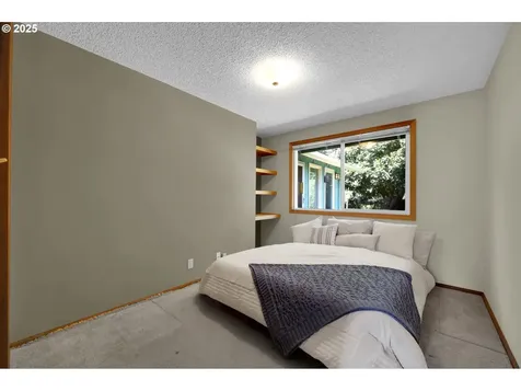1656 Russet Drive Eugene OR 97401