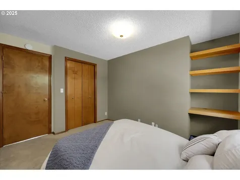 1656 Russet Drive Eugene OR 97401