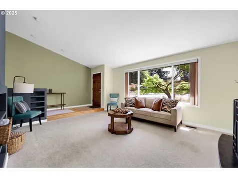 1656 Russet Drive Eugene OR 97401