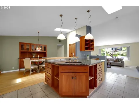1656 Russet Drive Eugene OR 97401