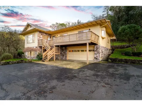 2880 NE Parker Street Roseburg OR 97470