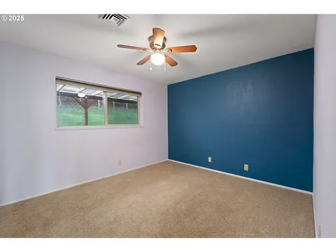 2880 NE Parker Street Roseburg OR 97470
