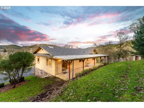 2880 NE Parker Street Roseburg OR 97470