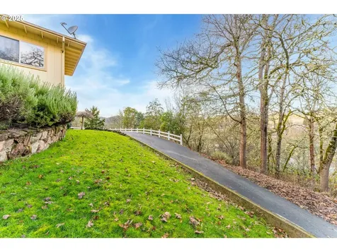 2880 NE Parker Street Roseburg OR 97470