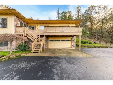 2880 NE Parker Street Roseburg OR 97470