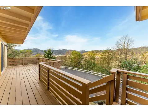 2880 NE Parker Street Roseburg OR 97470