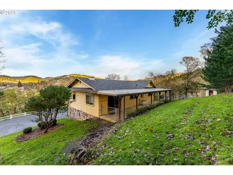 2880 NE Parker Street Roseburg OR 97470