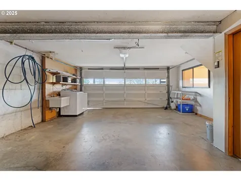 2880 NE Parker Street Roseburg OR 97470