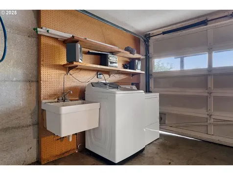 2880 NE Parker Street Roseburg OR 97470