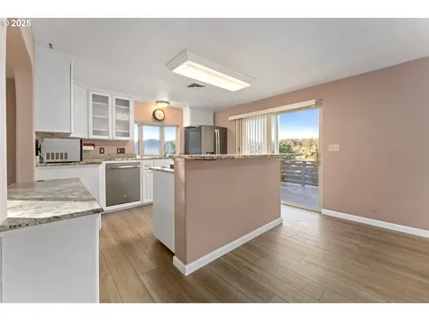 2880 NE Parker Street Roseburg OR 97470
