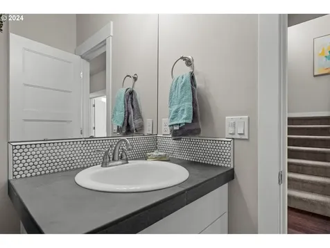 1306 NE Hoover Loop Bend OR 97701