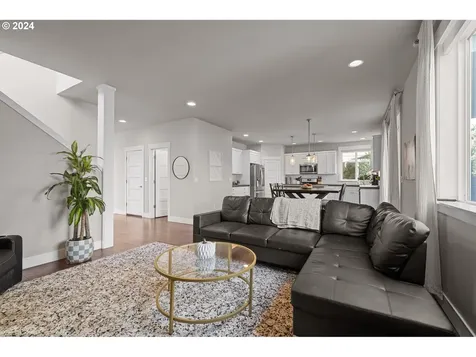 1306 NE Hoover Loop Bend OR 97701