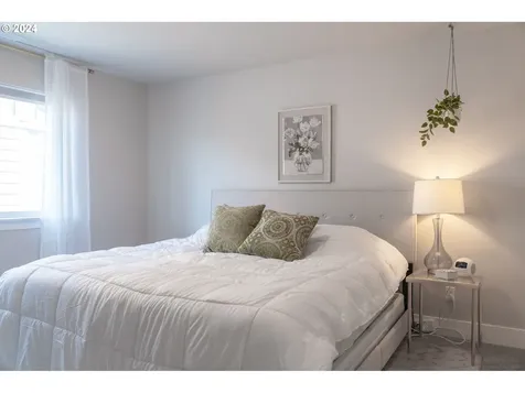 1306 NE Hoover Loop Bend OR 97701