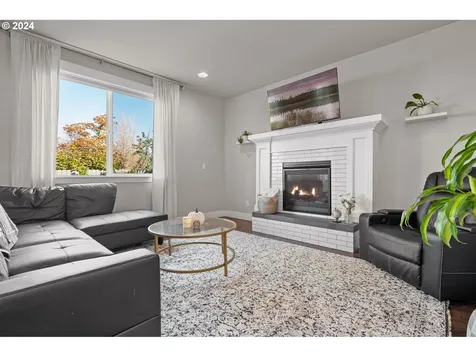1306 NE Hoover Loop Bend OR 97701