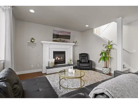 1306 NE Hoover Loop Bend OR 97701