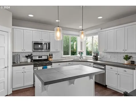 1306 NE Hoover Loop Bend OR 97701