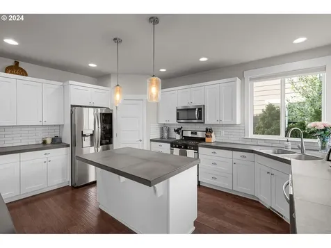 1306 NE Hoover Loop Bend OR 97701
