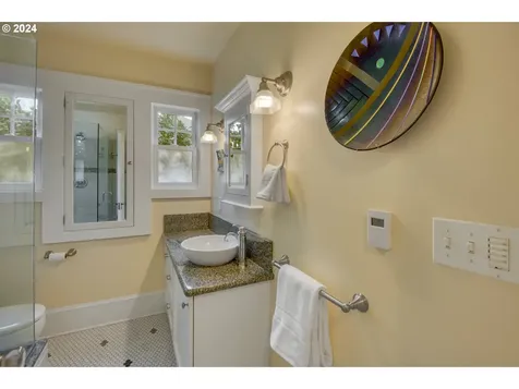 2124 Ne 54th Avenue Portland OR 97213
