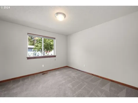 86002 Edenvale Road Pleasant Hill OR 97455